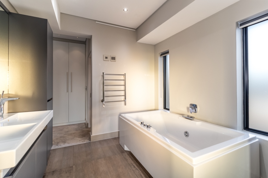 4 Bedroom Property for Sale in Pearl Valley at Val de Vie Western Cape